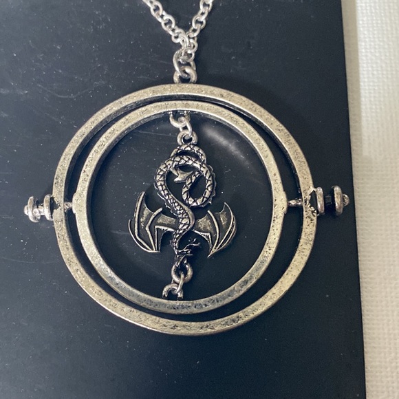NWT Blackheart Dragon Time Turner Pendant - Picture 2 of 3